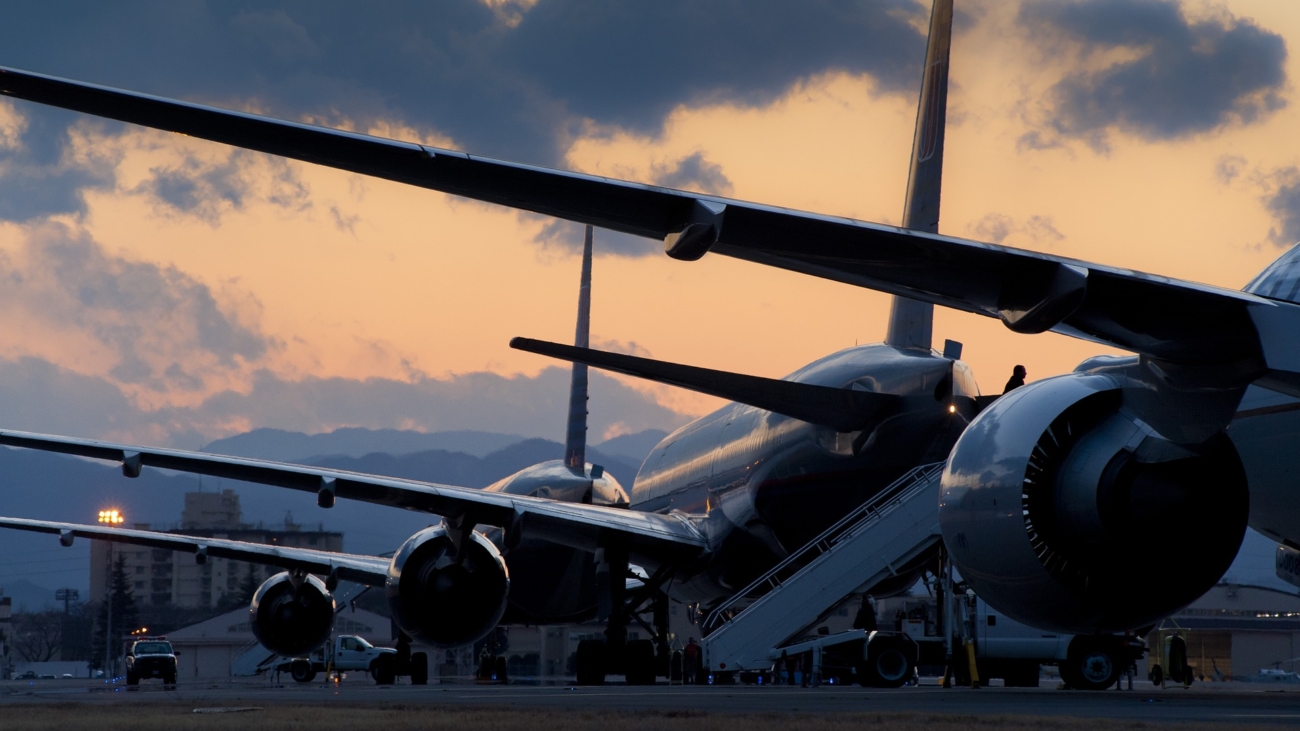 aircraft-655504_1920