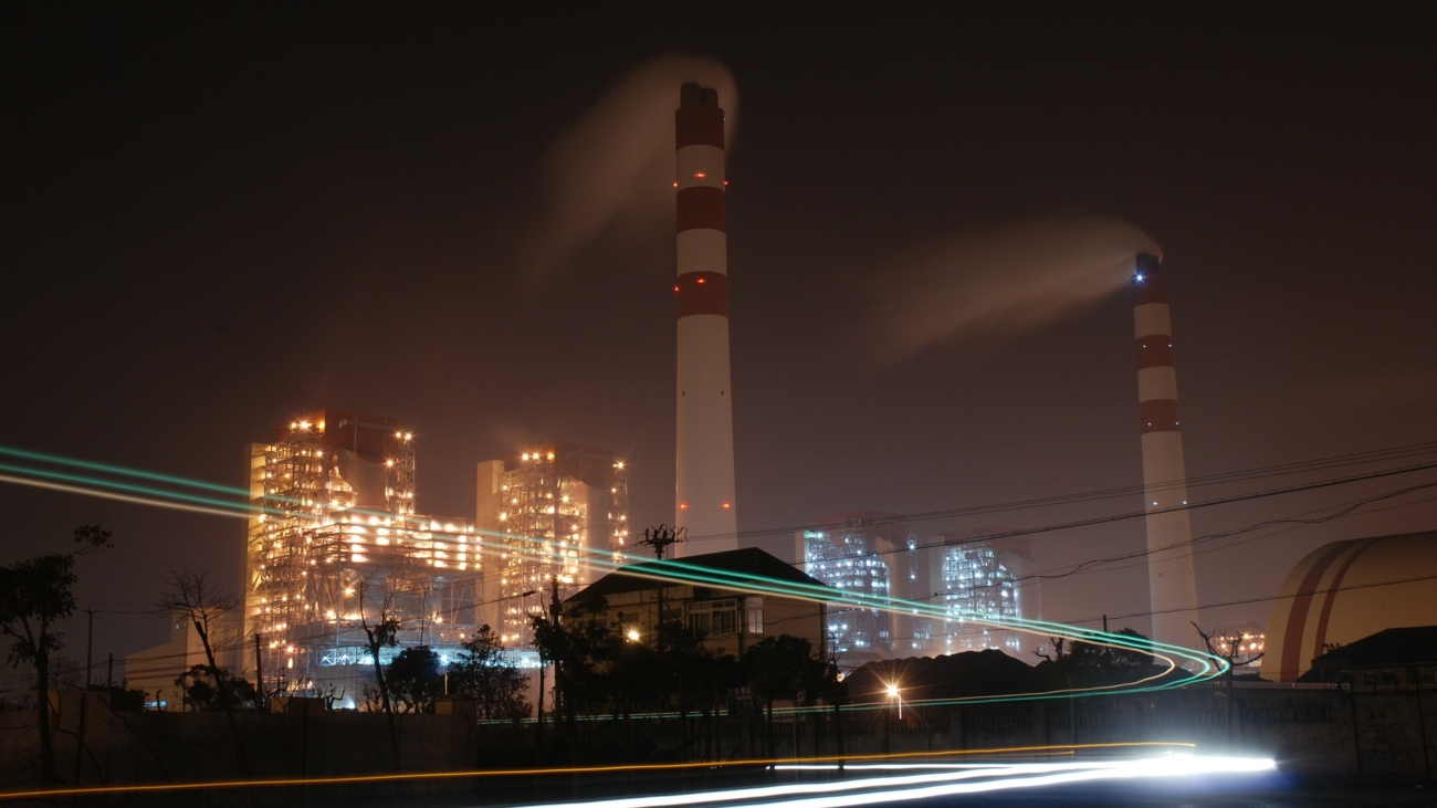 factory-269056_1920